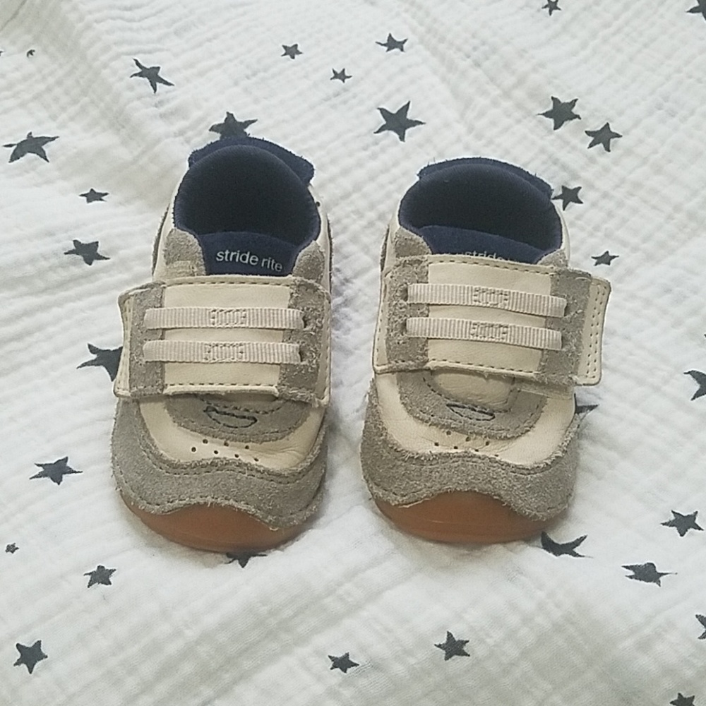 Stride rite boys size 4 shoes